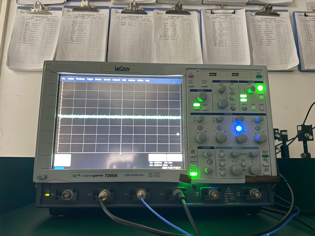 光学实验室介绍(图1) 光学实验室介绍(图1)