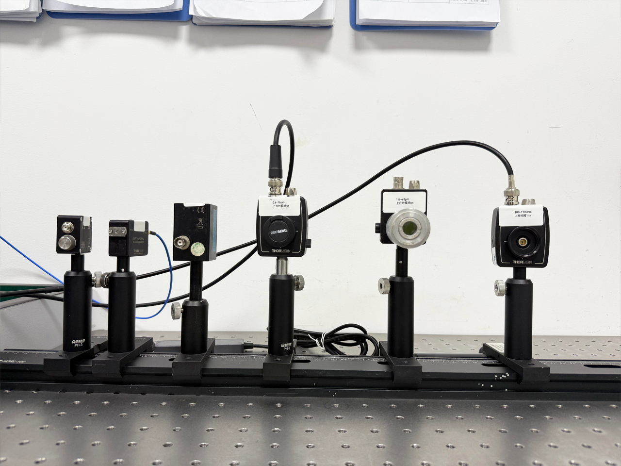 光学实验室介绍(图5) 光学实验室介绍(图5)